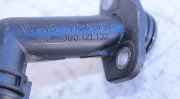Volkswagen PASSAT B8 Engine coolant pipe/hose 3G0121132