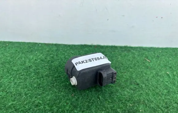 Renault Laguna II Headlight level adjustment motor 7700840141