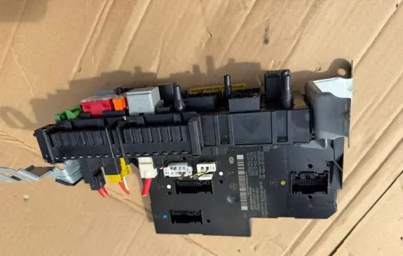 Mercedes-Benz E W212 Comfort/convenience module 2129060105 5DK00962089