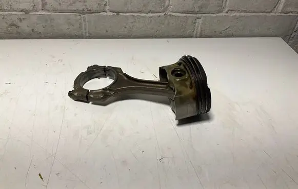 BMW 5 F10 F11 Piston with connecting rod 7843237