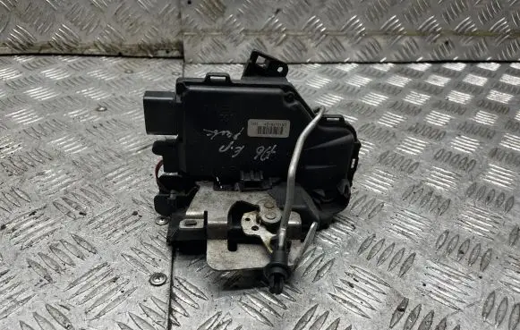 Audi A6 S6 C5 4B Front door lock 4B1837015G