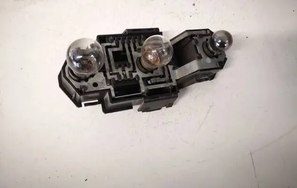 Volkswagen PASSAT B4 Tail light bulb cover holder 3A9945257