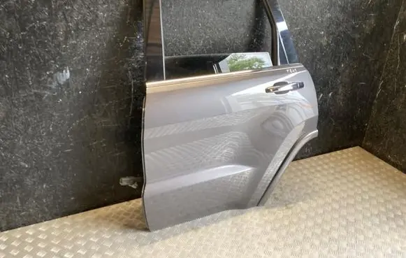 Jeep Grand Cherokee Rear door