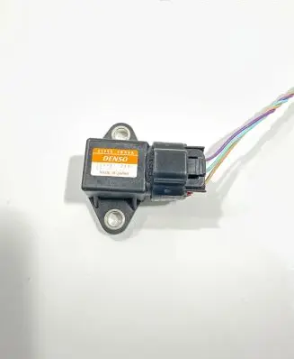Nissan X-Trail T32 Airbag deployment crash/impact sensor 319554BA0A 1049910951