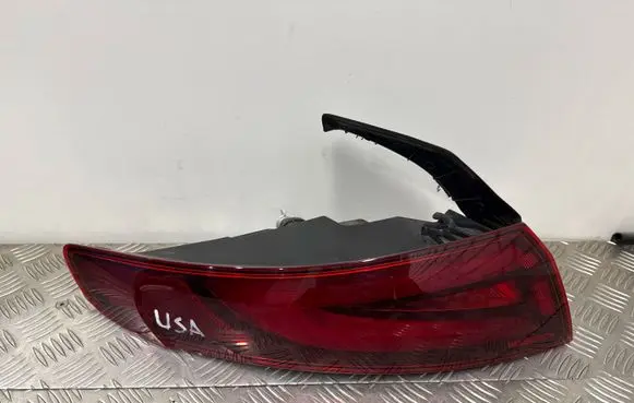 Alfa Romeo Giulia Rear/tail lights 00505485600