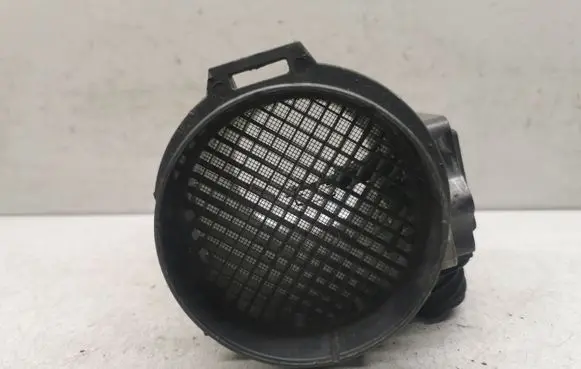 BMW 5 E39 Mass air flow meter 33445274