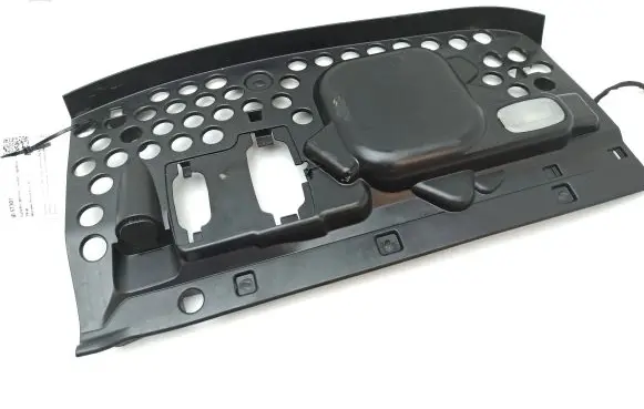 Mercedes-Benz R W251 Dashboard lower bottom trim panel A2516801139 A2516805817 18111797