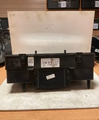 Volkswagen Touran I Speedometer (instrument cluster) 1T0920870G V3354110 VWZ7ZDD9216824