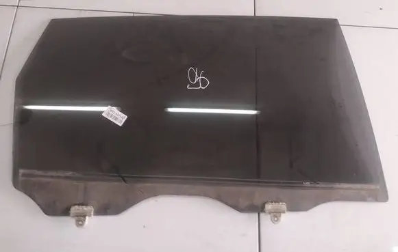 Subaru B9 Tribeca Rear door window glass AS3