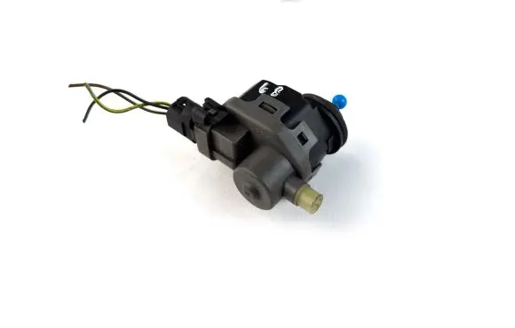 Headlight level adjustment motor