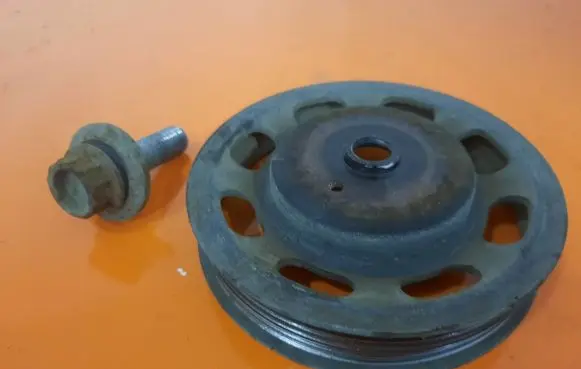 Seat Ibiza III (6L) Crankshaft pulley 036105256C