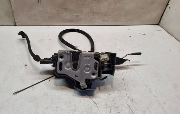 Mercedes-Benz ML W163 Front door lock A1637203235