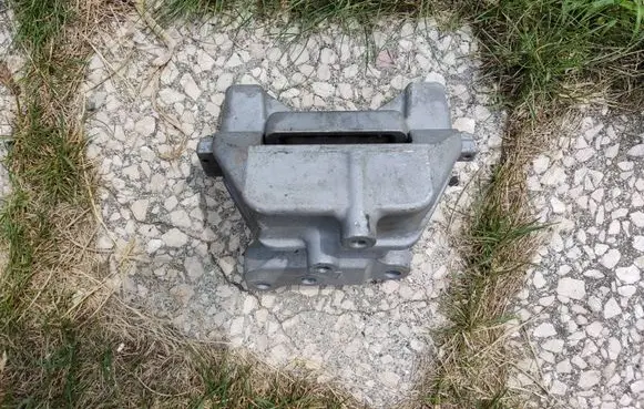 Hyundai Santa Fe Engine mount bracket