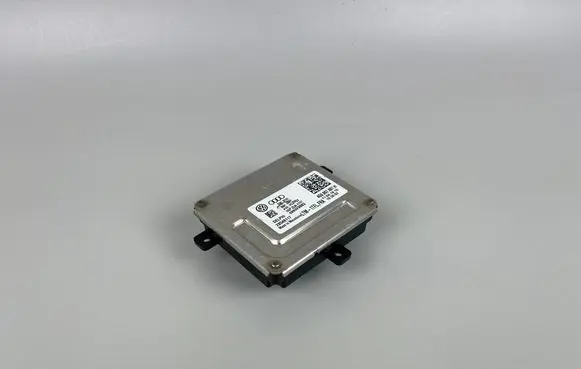 Volkswagen Golf VII Headlight ballast module Xenon 4G0907697H 4G0907697 28548117