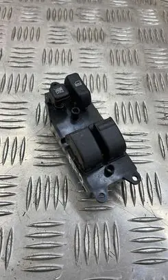 Toyota Corolla E120 E130 Electric window control switch 8482002091