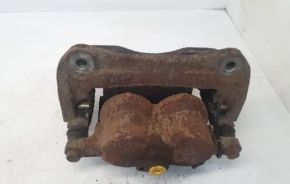 Toyota RAV 4 (XA40) Front brake caliper 4533