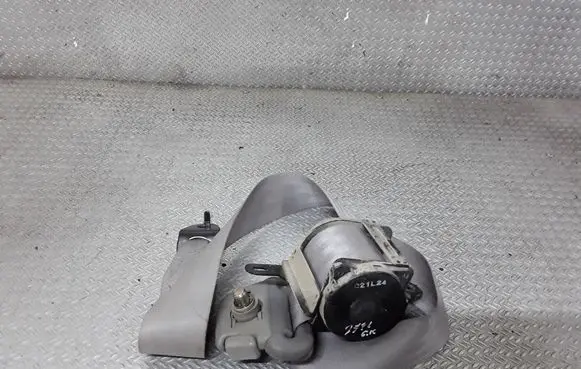 KIA Carnival Rear seatbelt
