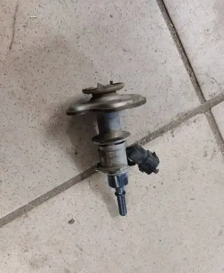 Hyundai Tucson TL Fuel injector 0444021063 191129045745