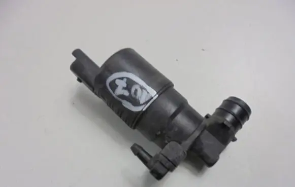 Peugeot 107 Windscreen/windshield washer pump 9645163380