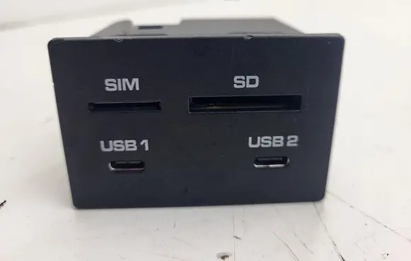 Porsche Macan (95B) USB socket connector 95B035736A