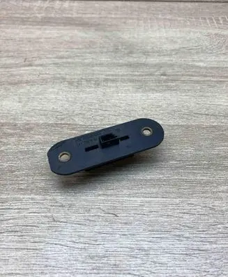 BMW 7 E38 Rear door sensor 8352773
