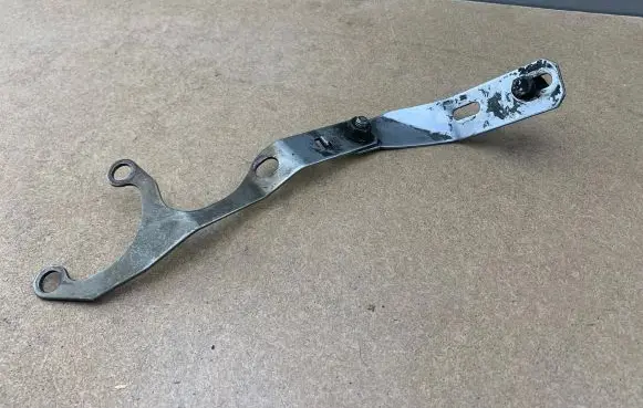 BMW 5 E39 Muffler mount bracket/holder 18207508452 7508452 18207508518