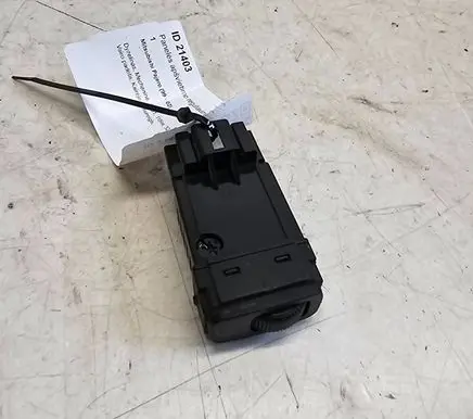 Mitsubishi Pajero Panel lighting control switch 