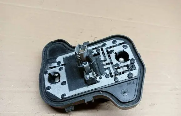 Volkswagen Golf V Tail light bulb cover holder 1K6945258