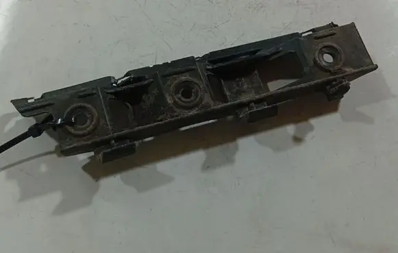 Volkswagen PASSAT B6 Front bumper mounting bracket 3C0807183