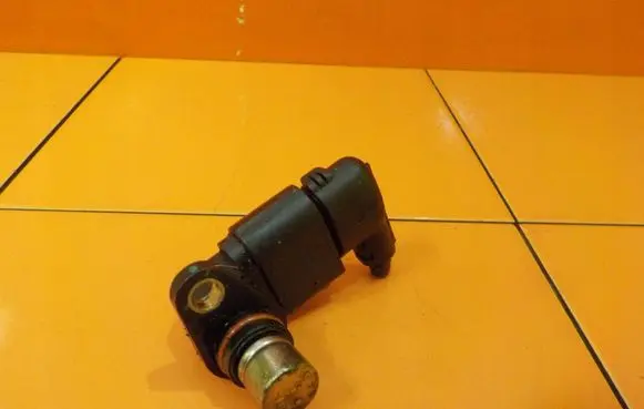 Audi A3 S3 8P Camshaft speed sensor WALKA 4MB44