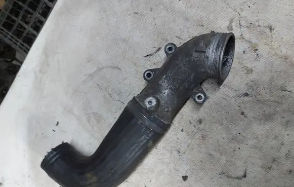 Volvo XC90 Intercooler hose/pipe 08631533