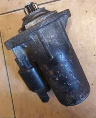 Volkswagen Golf IV Starter motor 020911023