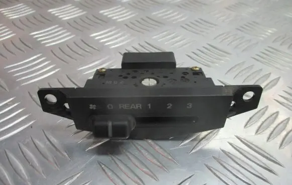 Mazda MPV II LW Interior fan control switch 