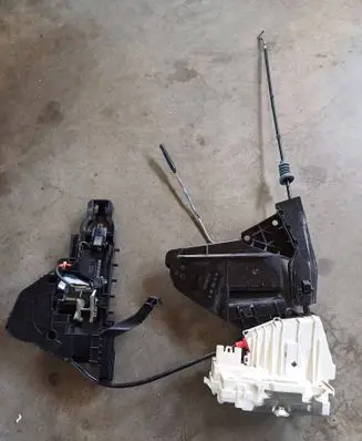 Mercedes-Benz GL X164 Rear door lock A1647331014