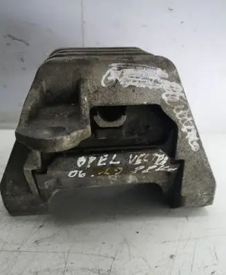Opel Vectra C Engine mount bracket V05369 VO5513