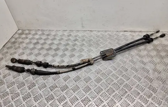 Toyota Avensis T250 Gear shift cable linkage 