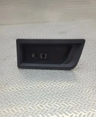 BMW 4 F36 Gran coupe USB socket connector 9207358