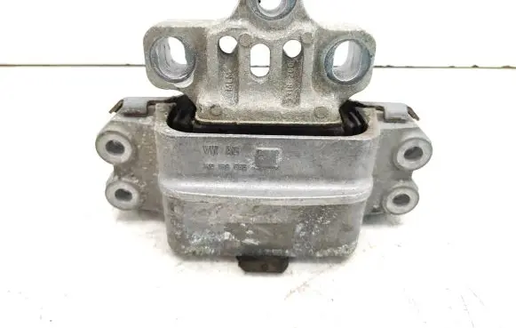 Skoda Octavia Mk2 (1Z) Engine mount bracket 1K0199555