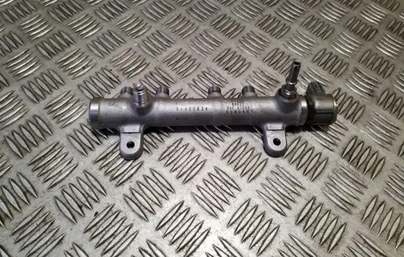 Volvo XC90 Fuel main line pipe 31432834