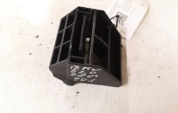 Radiator mount bracket
