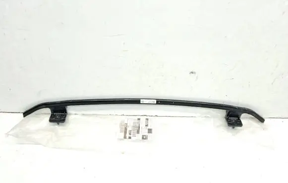Hyundai i30 Front bumper cross member 86571-S0000