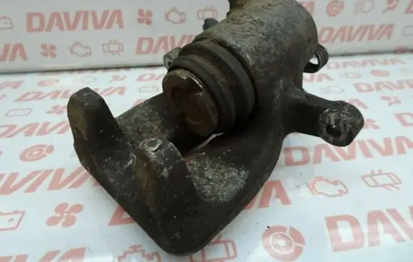 Skoda Superb B6 (3T) Rear brake caliper