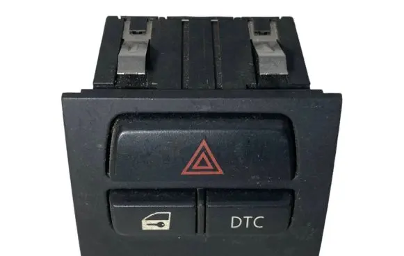BMW 3 E90 E91 Hazard light switch 6945653 61316945653
