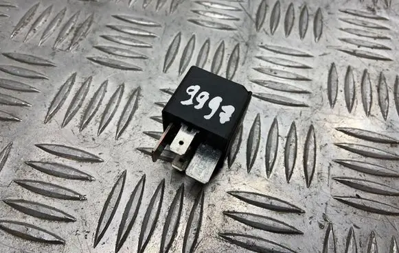 Volkswagen Touran I Other relay 7M0951253A