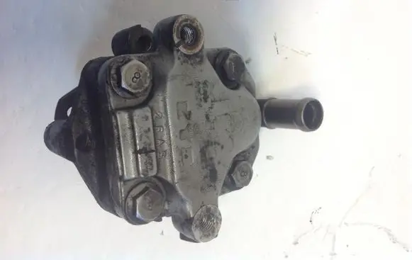 Volkswagen Golf IV Power steering pump
