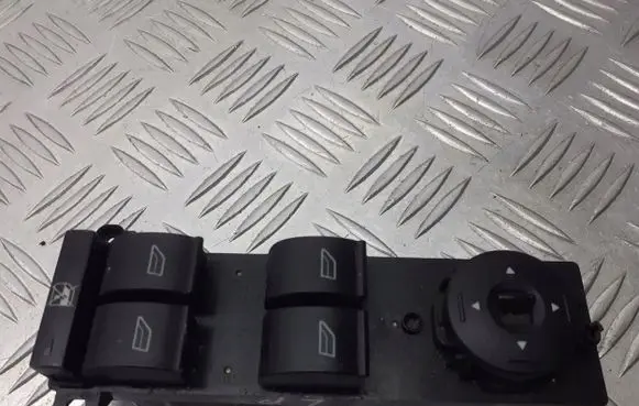 Ford C-MAX I Front door window switch trim 5M5T-14A132-AE