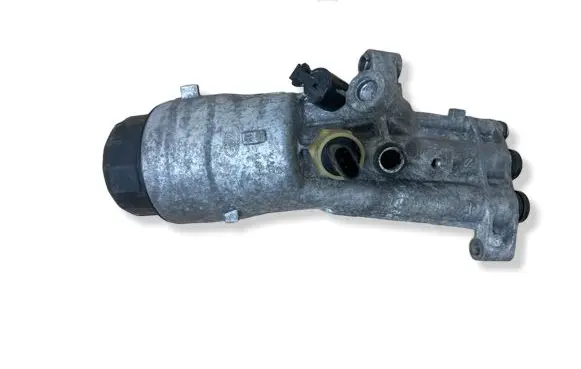 Land Rover Discovery Sport Oil filter mounting bracket G4D36714