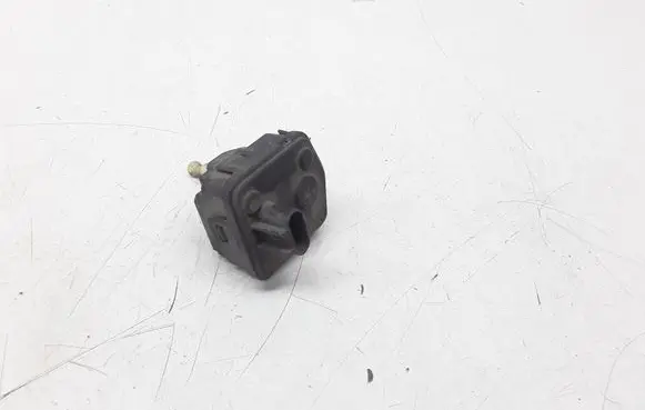 Opel Omega B1 Headlight level adjustment motor 00728230