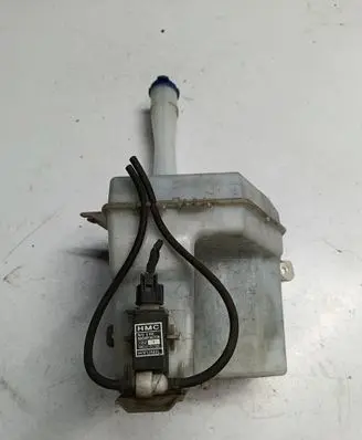 Hyundai i30 Windshield washer fluid reservoir/tank 986102L000 986102L100 986102L20
