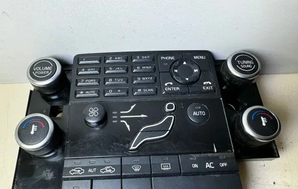 Volvo V70 Climate control unit 30782279 MC07230 MC072300032